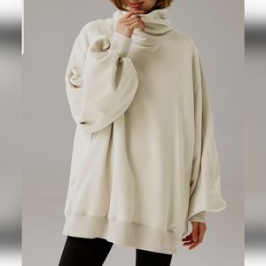 NEW Whisper Oversized Turtleneck Sweatshirt (Vanilla) - LIT Activewear
